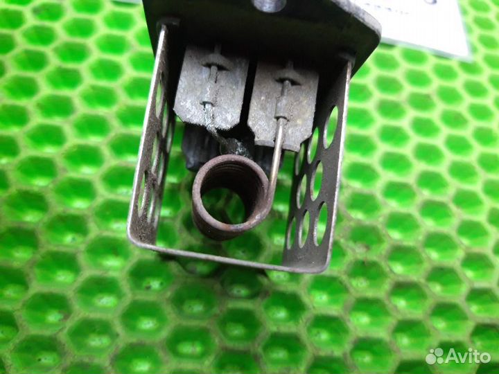 Резистор вентилятора охлаждения двигателя Nissan Qashqai I (2006—2010)