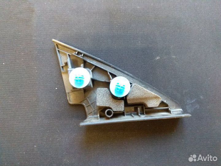 Крышка зеркала внутренняя левая Lexus Gx460