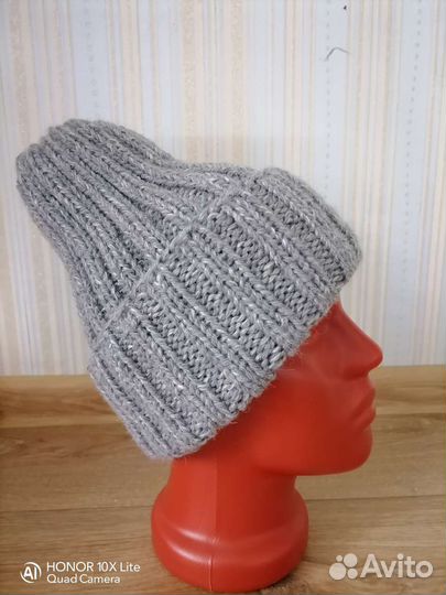 Шапка ручной вязки