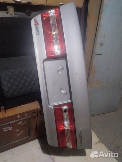 Продаю крышка багажника Тойота Виста 1999года