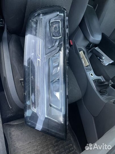 Фары передние Audi Q7 4M