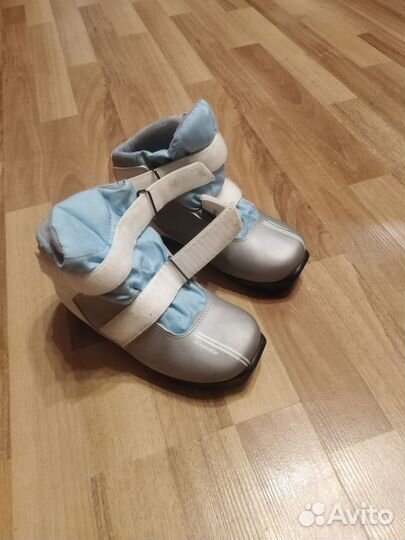 Лыжные ботинки