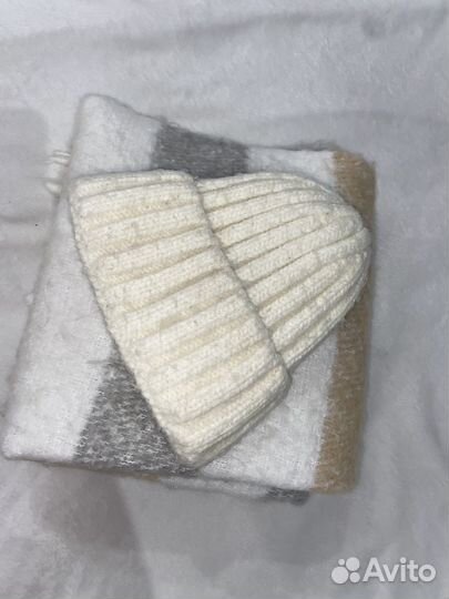 Тёплая зимняя шапка