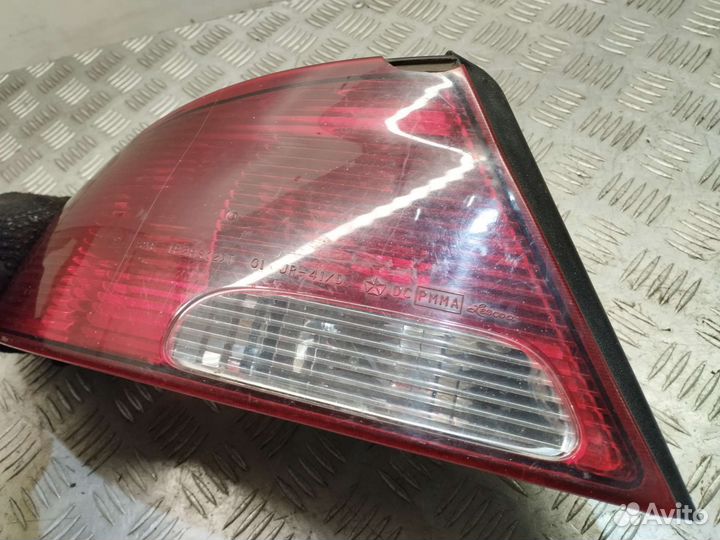 Фонарь левый с дефектом Dodge Stratus