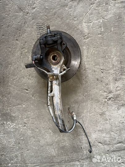 Кулак передний правый в сборе Hyundai Sonata 4 ef