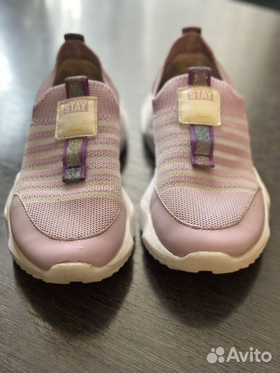 Фирменные кроссовки Капика 28 размер