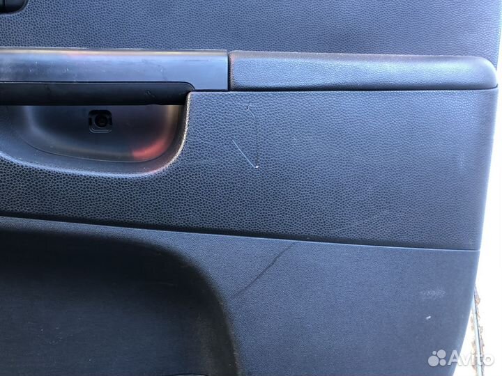 Обшивка передняя правая Киа Венга Kia Venga