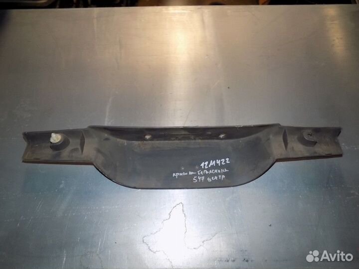 Обшивка двери багажника MK Cross 2011