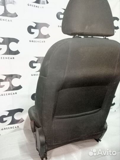 Сиденье правое пассажирское Polo 5 / 6RU882026L