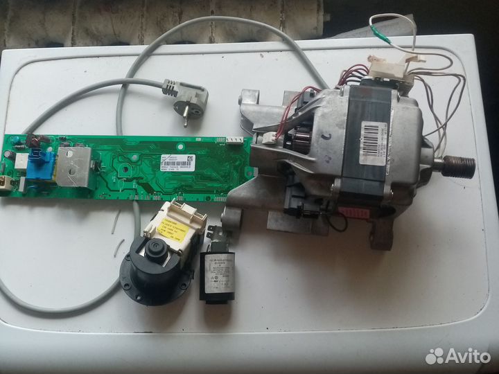 Запчасти от стиральной машины Zanussi