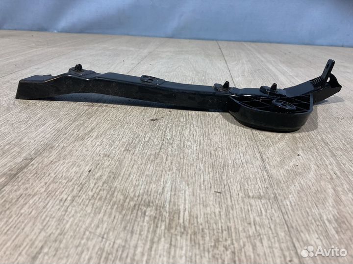 Крепление бампера Kia Ceed 2011 заднее правое