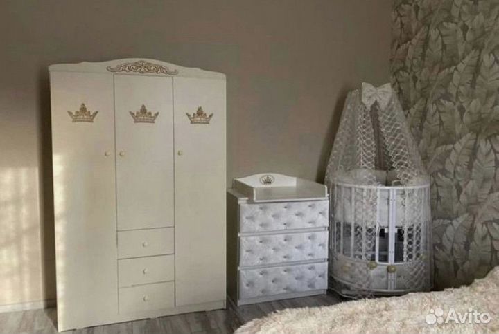 Шкаф для одежды трехстворчатый