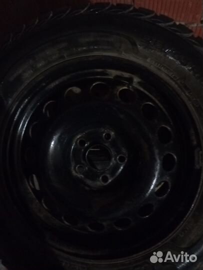 Sava Eskimo Stud 215/65 R16