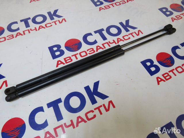 Амортизатор задней двери nissan bassara JU30