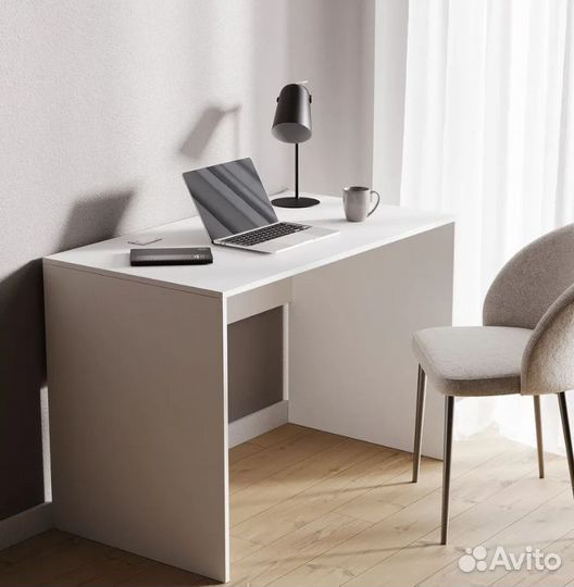 Письменный стол белый