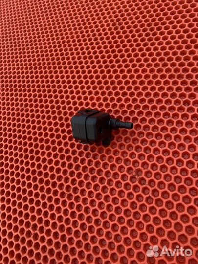 Сапун МКПП рено Mitsubishi Carisma