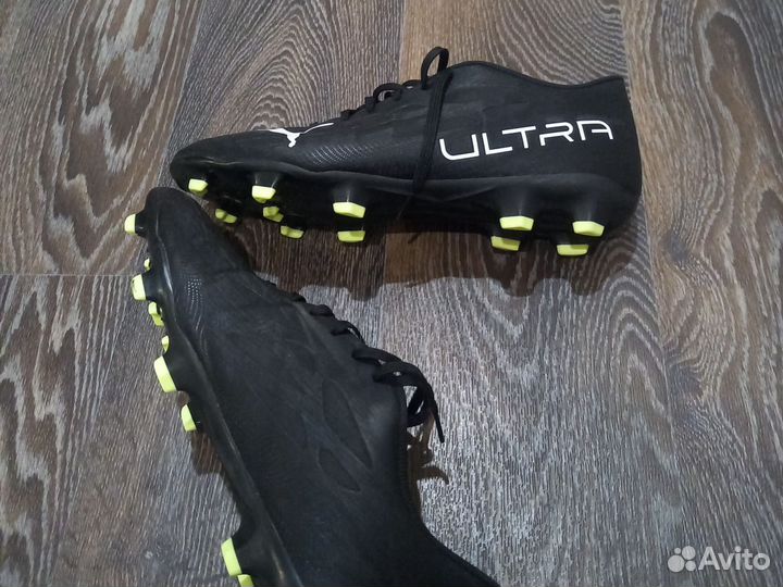 Футбольные бутсы