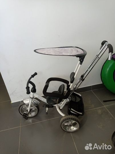 Трехколесный велосипед