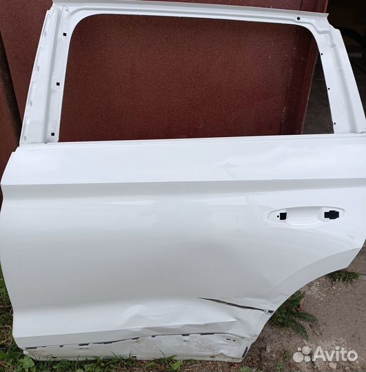 Продам дверь левую заднюю