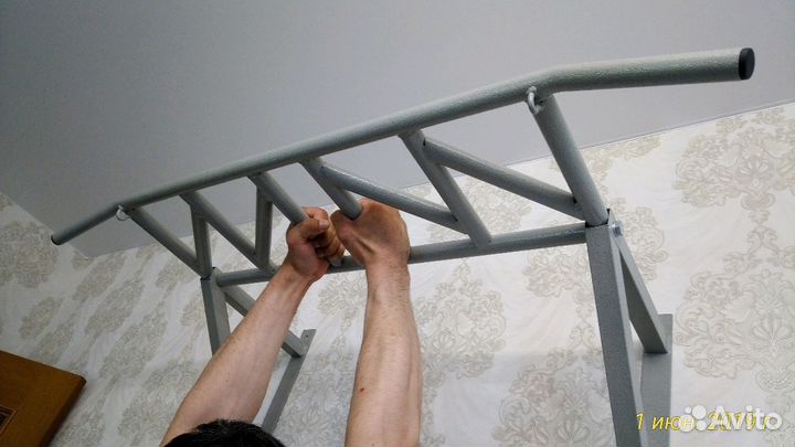 Турник разнохватный