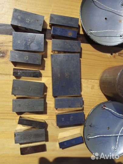 Весы с гирьками