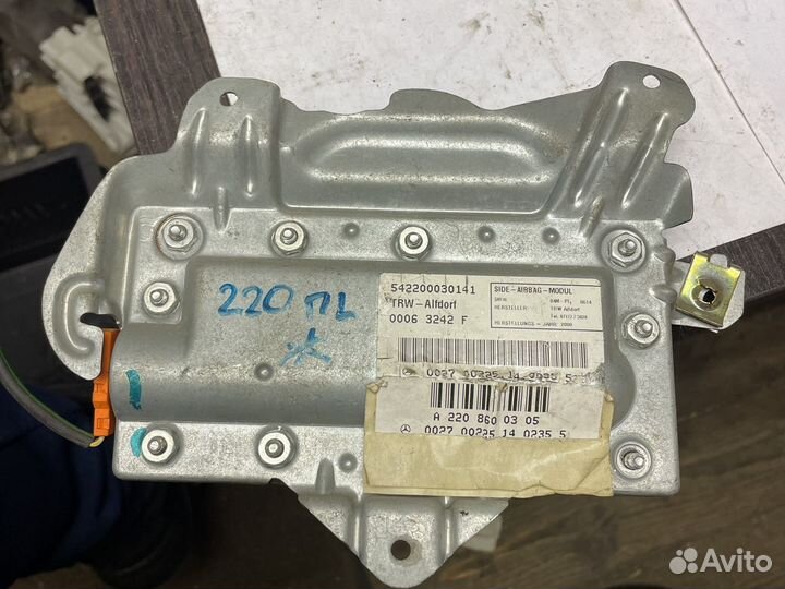 Подушка безопасности передняя левая W220