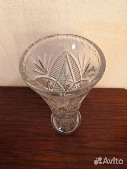 Хрустальная ваза