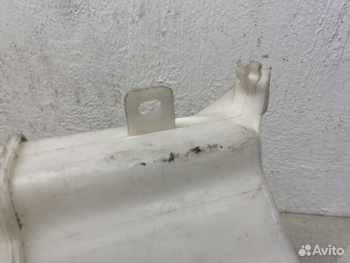 Бачок омывателя Тойота