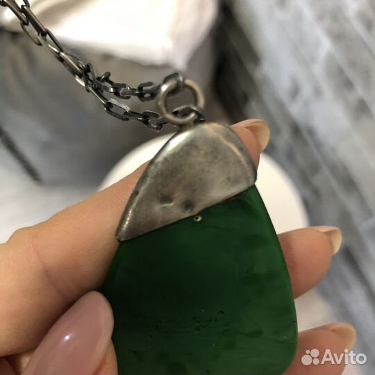Кулон из нефрита
