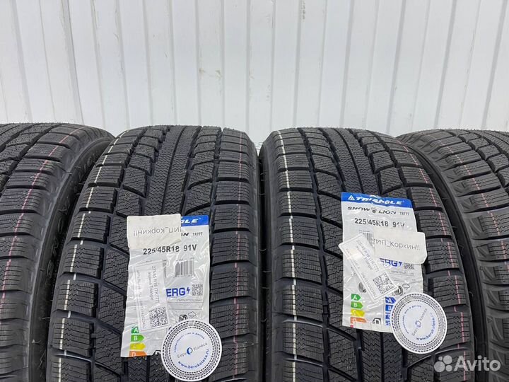 Triangle TR777 215/70 R16