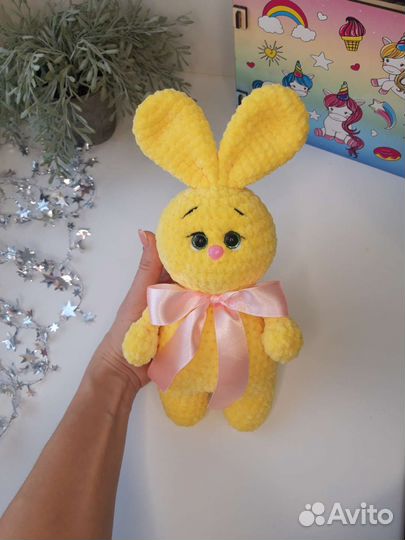 Зайка плюшевая вязаная ручная работа