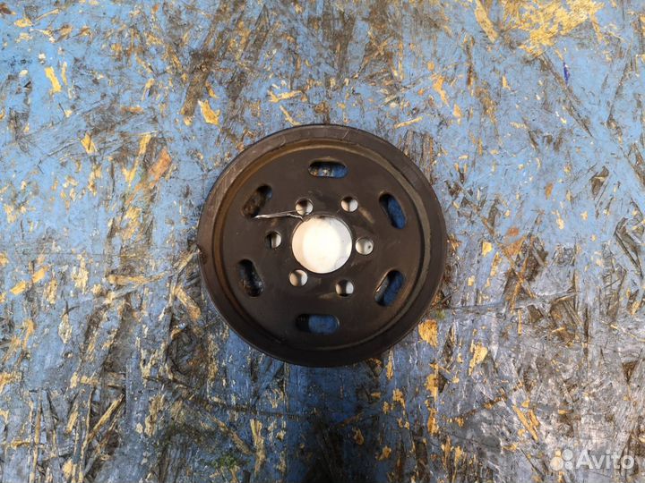 Шкив гура Volkswagen Passat B5 (1996 - 2001)