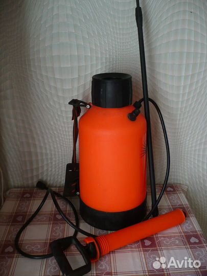 Опрыскиватель садовый ручной