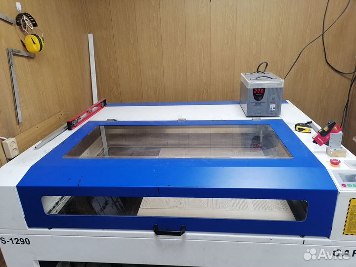 Лазерная резка пластика, оргстекла, ткани