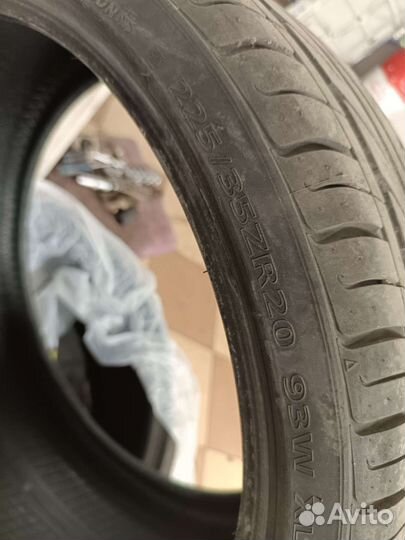 Delinte Thunder D7 225/35 R20 93W