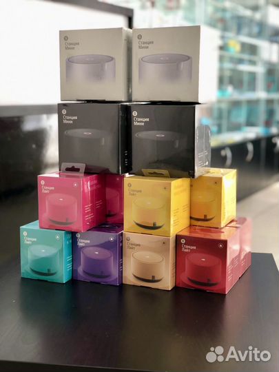 Умная колонка Яндекс Станция Лайт с Алисой (лимон)