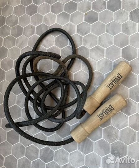 Скакалка деревянная