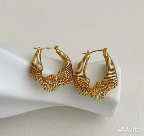 Серьги кольца модные обручи золотистые