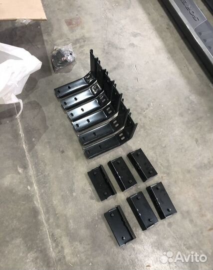 Пороги боковые KIA Sorento 2006 - 2010 темно-серый