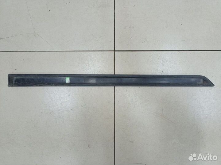 Молдинг передней левой двери (после 2013 года) (с