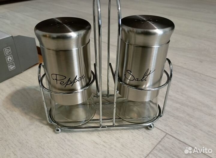 Набор для соли и перца с подставкой Vetta