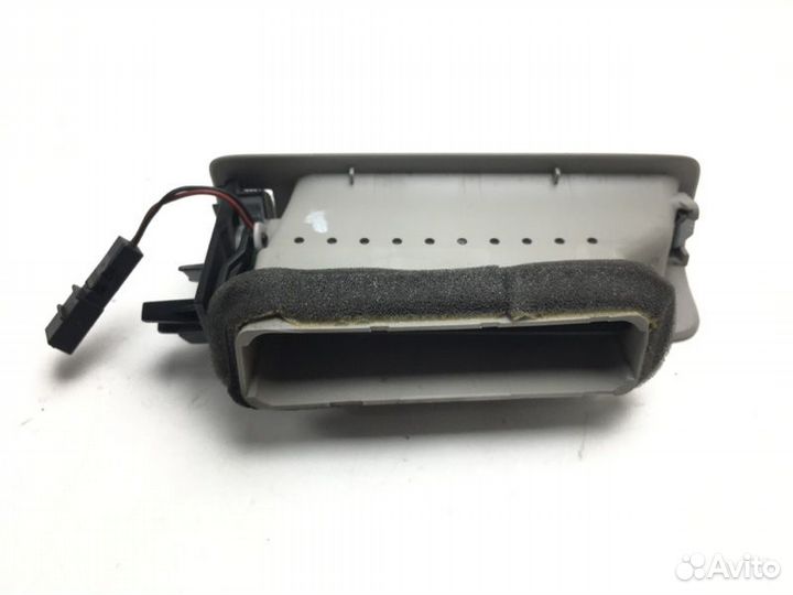 Дефлектор воздушный правый Audi A6 4F2 BDW 2007