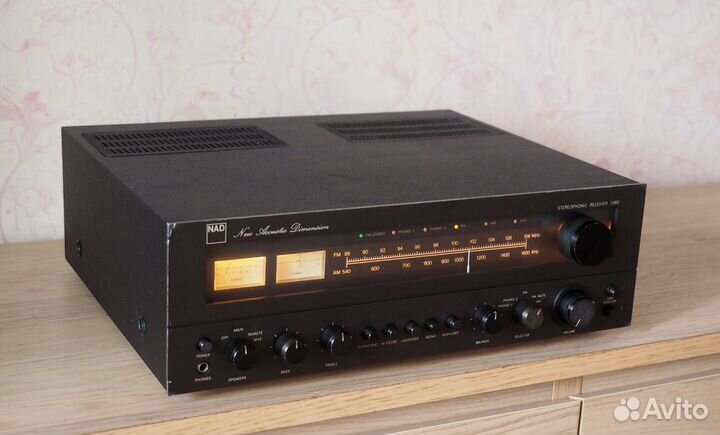 Усилитель-ресивер NAD 7060