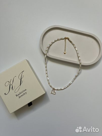 Чокер из перламутра с сердечком