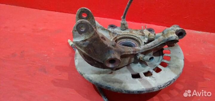 Кулак задний правый Фольксваген Туарег 2002-2010