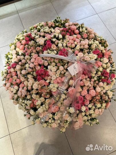 Корзина из кустовых роз