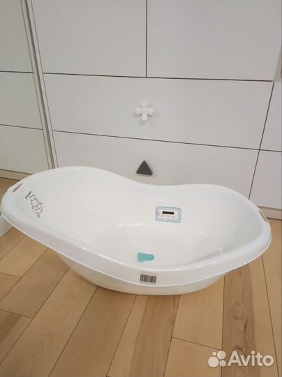 Детская ванночка для купания с термометром