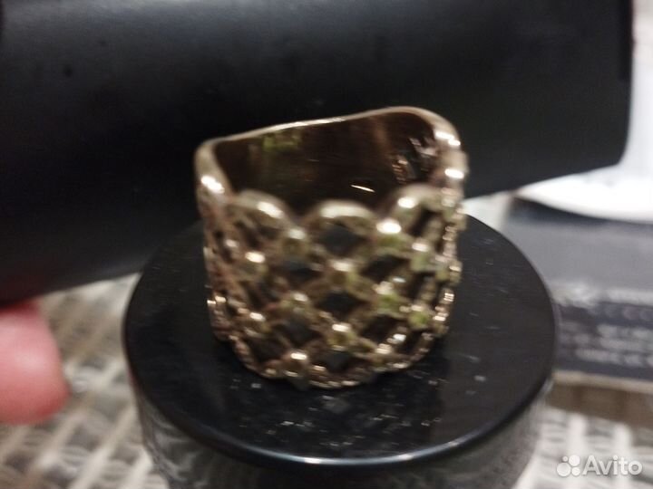 Кольцо серебро италия.все усыпано камнями