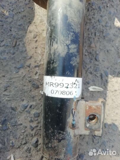 Переднии стойки mitsubishi