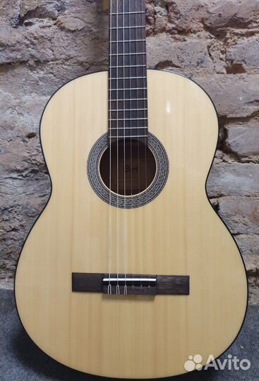 Классическая гитара Cort (новая)
